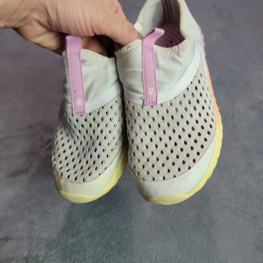 Rugged Shark‎ Aqua-Flo Kids Water Shoes White Pink Yellow Ombre Size 13 Slip On